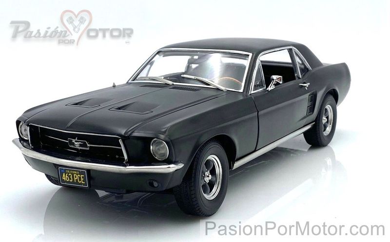 1:18 Ford Mustang Hard Top 1967 Negro Mate Creed GREENLIGHT Hollywood
