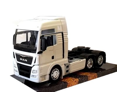 1:32 Man TGX 26.440 6x4 2014 Cabina Blanco WELLY Truck Tractor Tractocamion Chato 00575