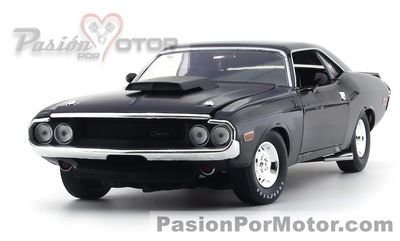 1:24 Dodge Challenger T/A 1970 Negro M2 MACHINES