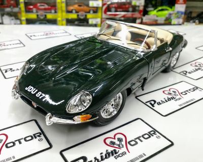 1:18 Jaguar E Type Cabriolet 1961 Verde BBURAGO