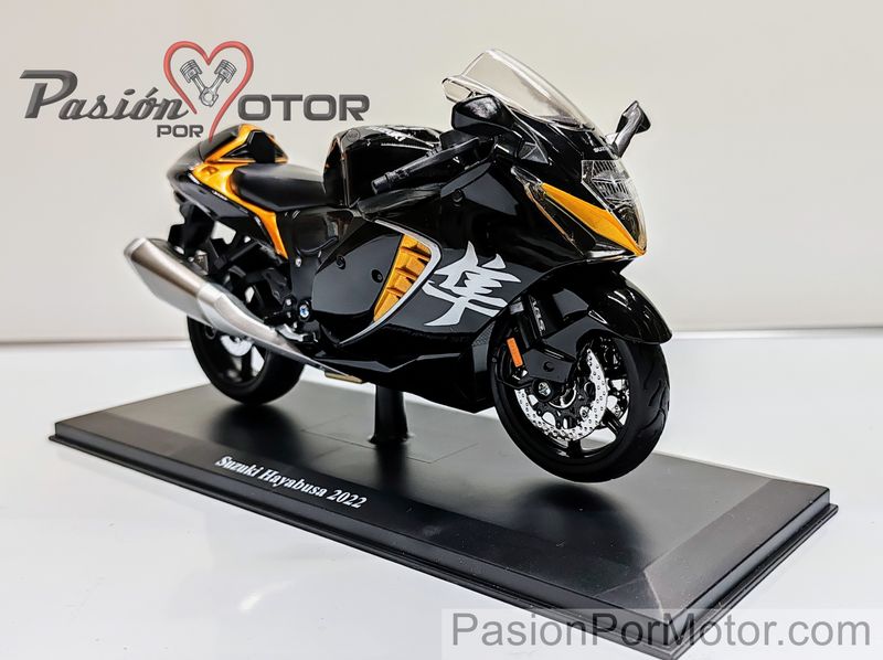 1:12 Suzuki Hayabusa 2022 Negro y Cobre Con Base MAISTO Motor Cycles 00544