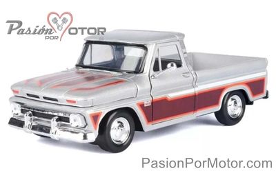 1:24 Chevrolet C-10 Fleetside Pick Up 1966 Plata Con Franjas MOTOR MAX American Classics