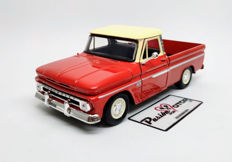 1:24 Chevrolet C-10 Fleetside Pick Up 1966 Rojo y Crema MOTOR MAX 03368