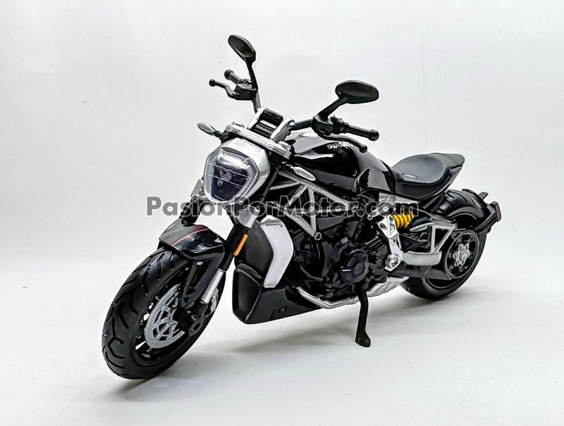1:12 Ducati X Diavel S 2016 Negro Moto MAISTO Motorcycles 02615