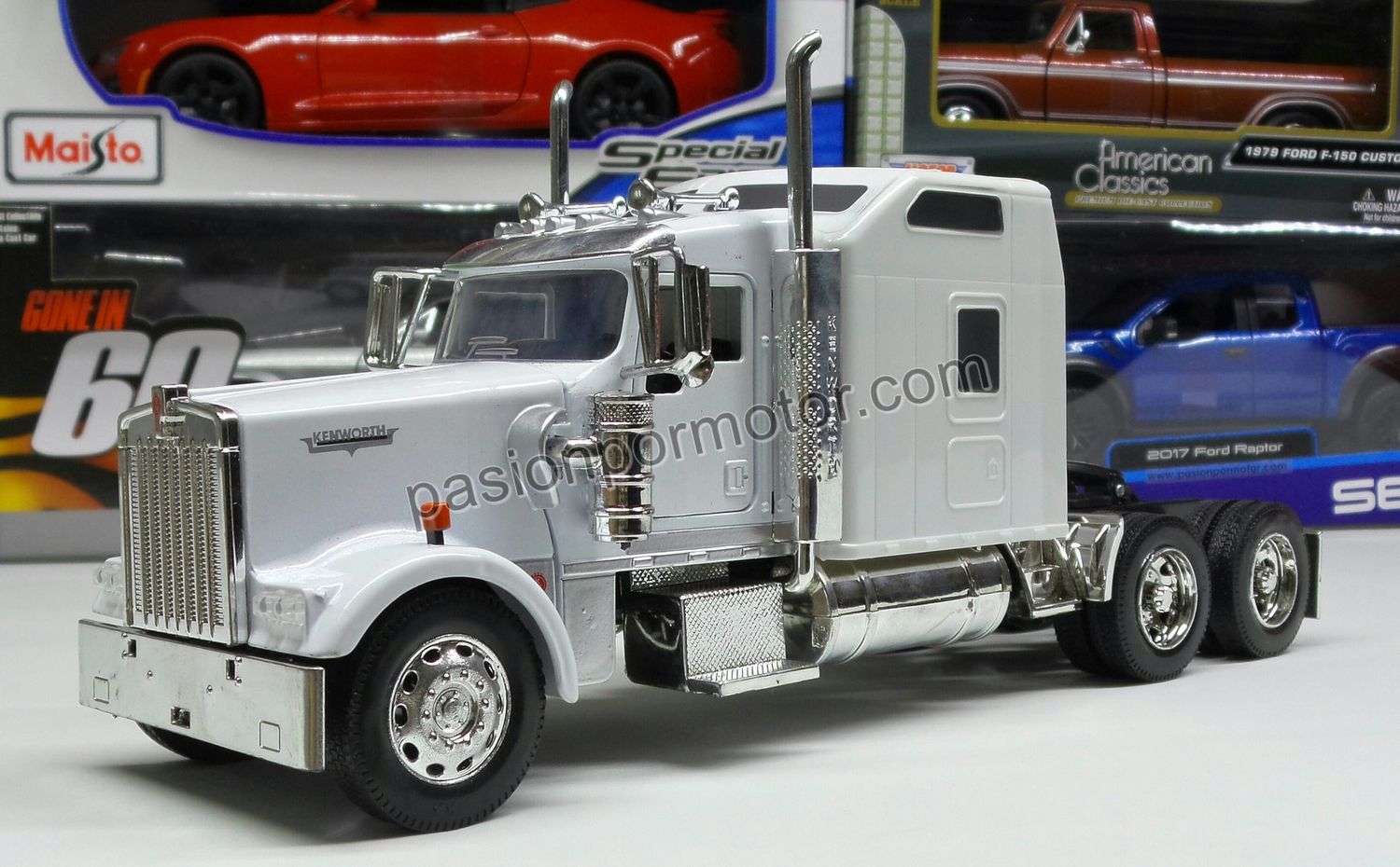 1:32 Kenworth W900 Aerocab 1995 Cabina Blanco NEW RAY Tractocamion  04079
