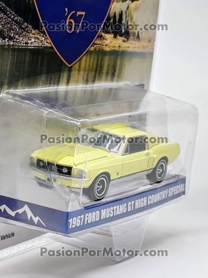 1:64 Ford Mustang Fastback GT High Country Special 1967 Amarillo GREENLIGHT Hobby Exclusive 04328