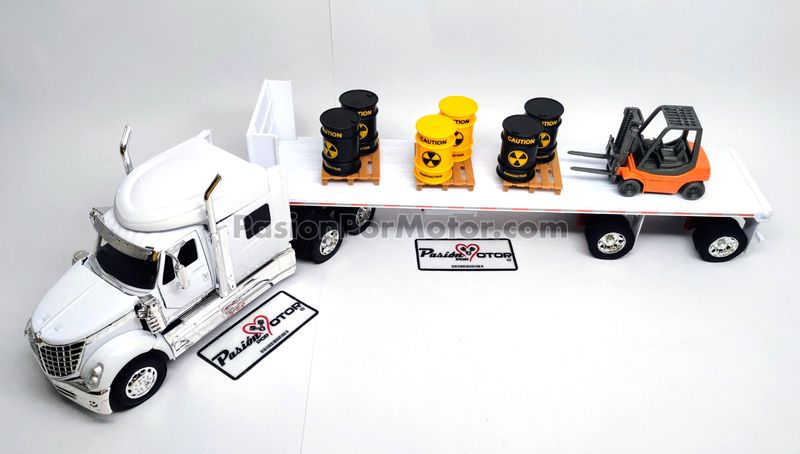 1:32 International Lonestar 2008 C Trailer Caja Plana c Tambos NEW RAY 01561