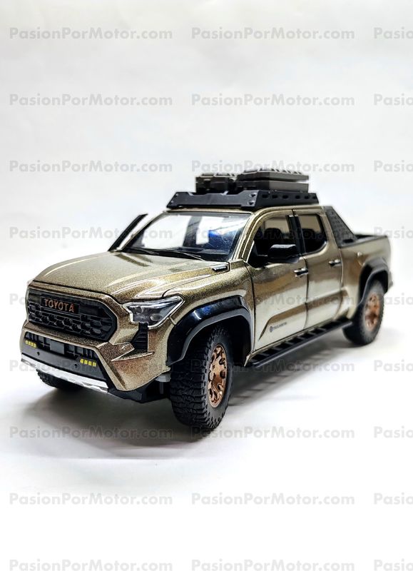 1:24 Toyota Tacoma Trailhunter Edition 2024 Bronce KINGS TOY 04367