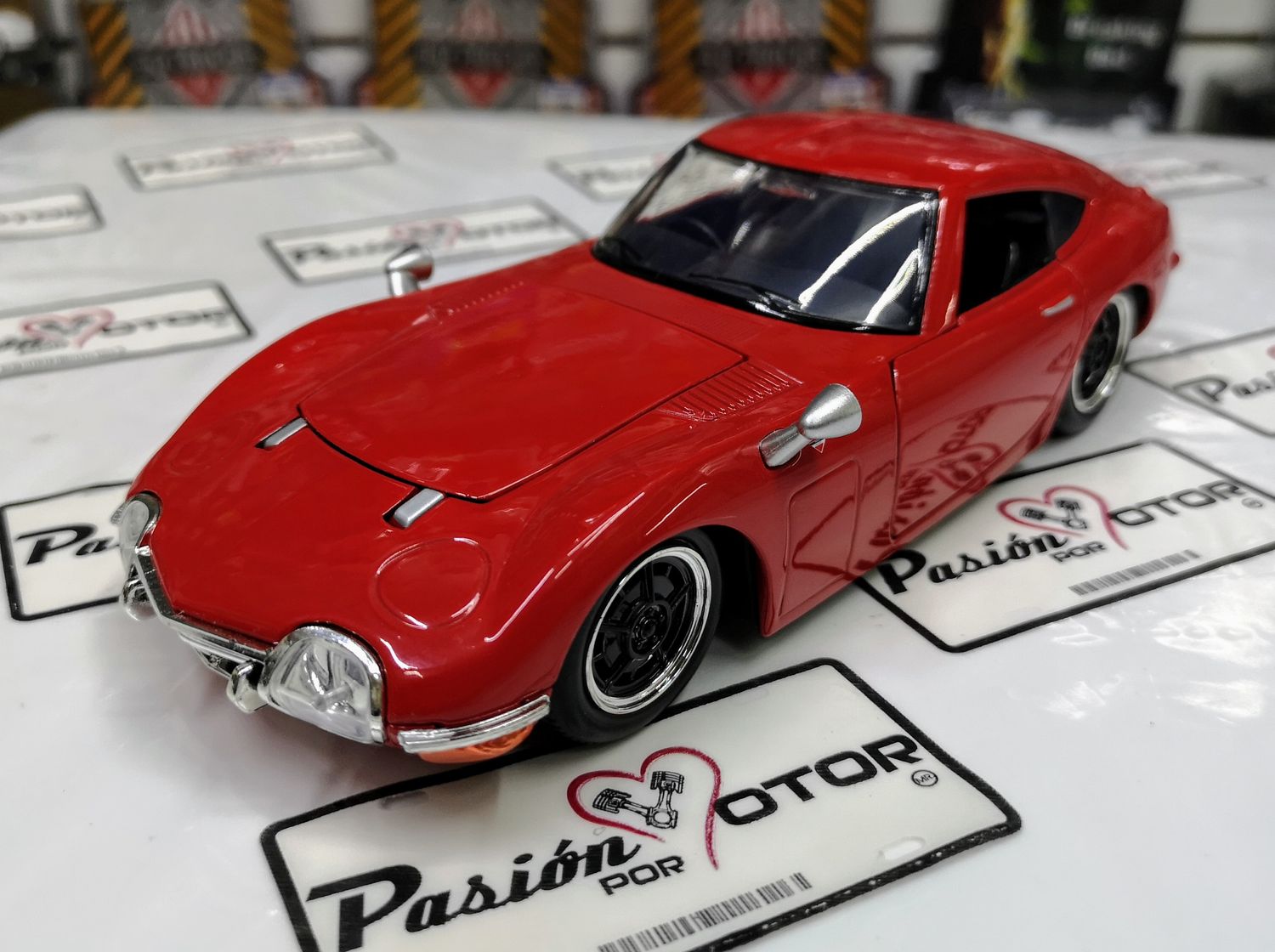 1:24 Toyota 2000 GT 1967 Rojo JADA TOYS JDM Tuners Display a Granel 04455