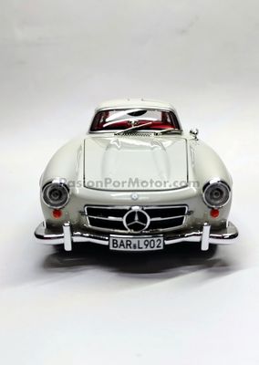 1:24 Mercedes Benz 300 SL 1954 Blanco Con Luz y Sonidos 04430