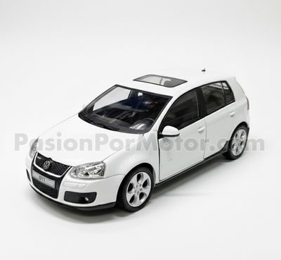 1:24 Volkswagen Golf A5 GTi 2004 Blanco 4 Puertas CARARAMA 00887