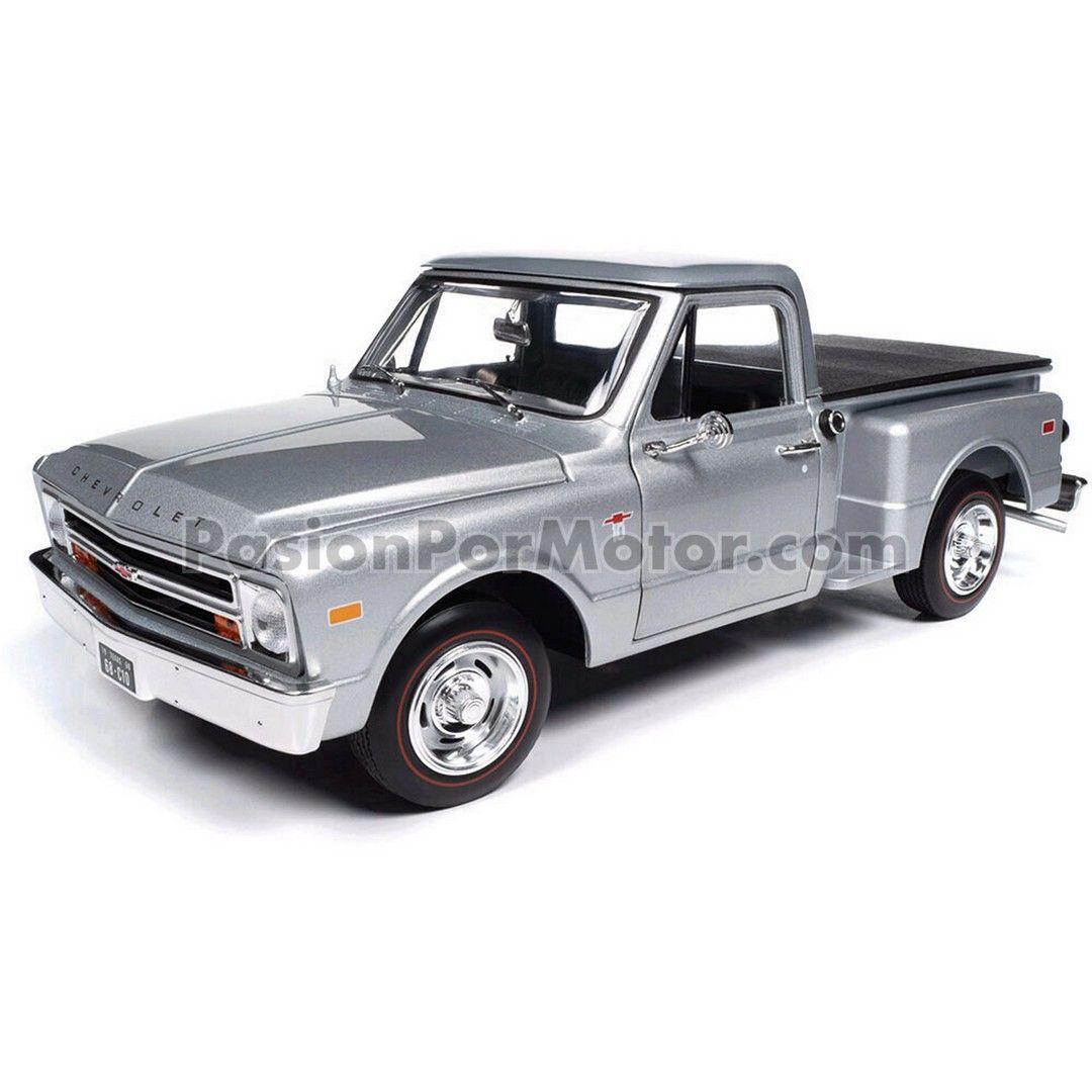 1:18 Chevrolet C-10 Stepside 1968 AUTO WORLD 04726
