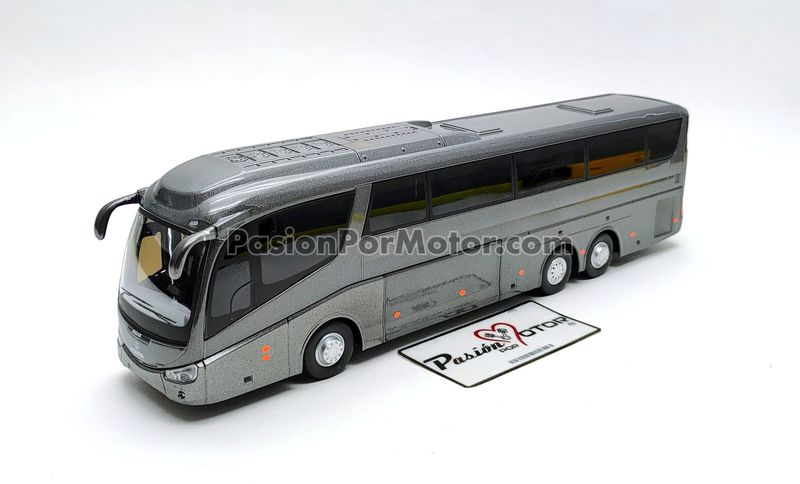 1:50 Irizar PB Autobus Tres Ejes 2001 Gris CARARAMA Scania Man 02689