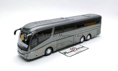 1:50 Irizar PB Autobus Tres Ejes 2001 Gris CARARAMA Scania Man 02689