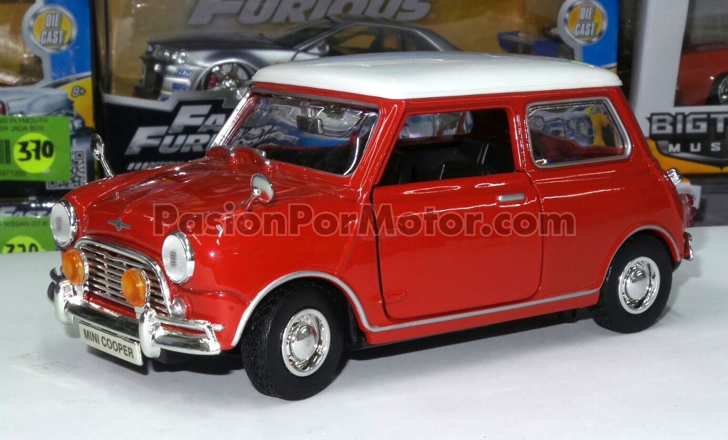 1:18 Morris Mini Cooper 1961-1967 Rojo MOTOR MAX 04591