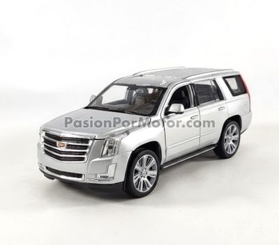 1:27 Cadillac Escalade SUV 2017 Plata WELLY 1:24 04810
