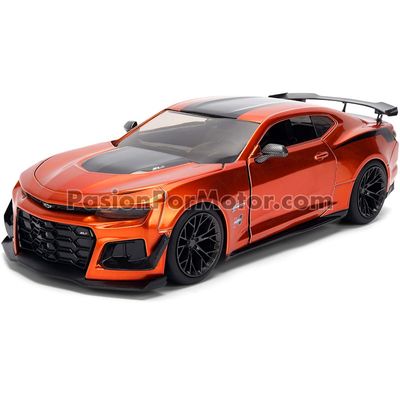 1:24 Chevrolet Camaro ZL1 1LE 2024 Cobre Franjas Negras JADA TOYS Big Time Muscle 04792 1:24 Chevrolet Camaro ZL1 1LE 2024 Cobre Franjas Negras JADA TOYS Big Time Muscle 04792