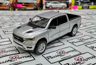 1:27 Ram 1500 Crew Cab Pick Up Laramie 2019 Plata MOTOR MAX 1:24 00941 1:27 Ram 1500 Crew Cab Pick Up Laramie 2019 Plata MOTOR MAX 1:24 00941