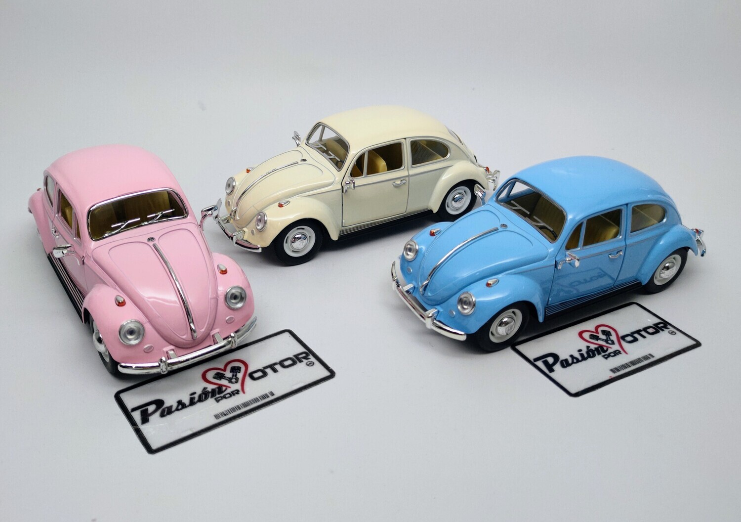 Serie de 3 Piezas - 1:24 Volkswagen Beetle Sedan 1967 Tono Pastel KINSMART Display a Granel Vocho 05390 Serie de 3 Piezas - 1:24 Volkswagen Beetle Sedan 1967 Tono Pastel KINSMART Display a Granel Vocho 05390