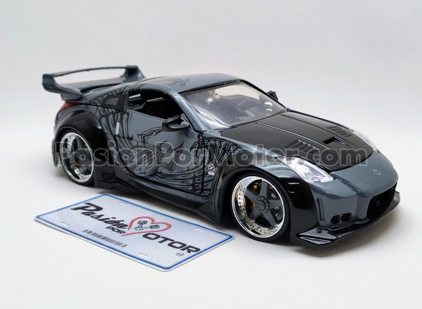 1:24 Nissan 350Z 2003 Gris Con Gráficos Dk´s Rapido Y Furioso Reto Tokio JADA TOYS 00900