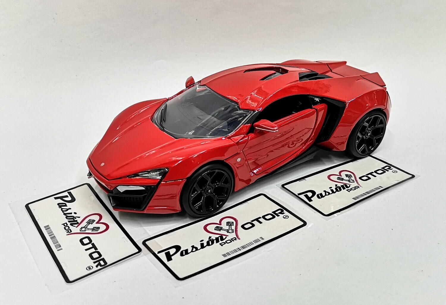 1:24 W Motors Lykan Hypersport 2015 Rapido y Furioso 7 JADA TOYS 00927