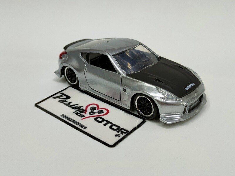 5 Pulgadas / 1:34 Nissan 370Z Coupe 2009 Plata Gisele Rapido y Furioso 5 JADA TOYS 1:32 01486