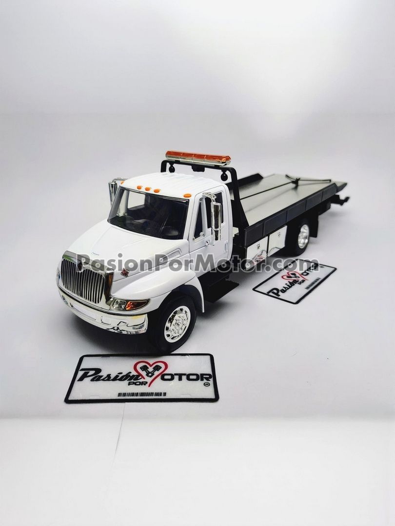 Camión de colección a escala 1:24 International Durastar grúa de plataforma blanco, de Jada Toys