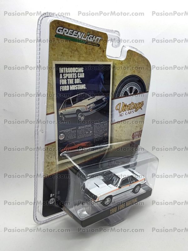 1:64 Ford Mustang Fastback 1980 Blanco GREENLIGHT Vintage Ad Cars Fox 02642