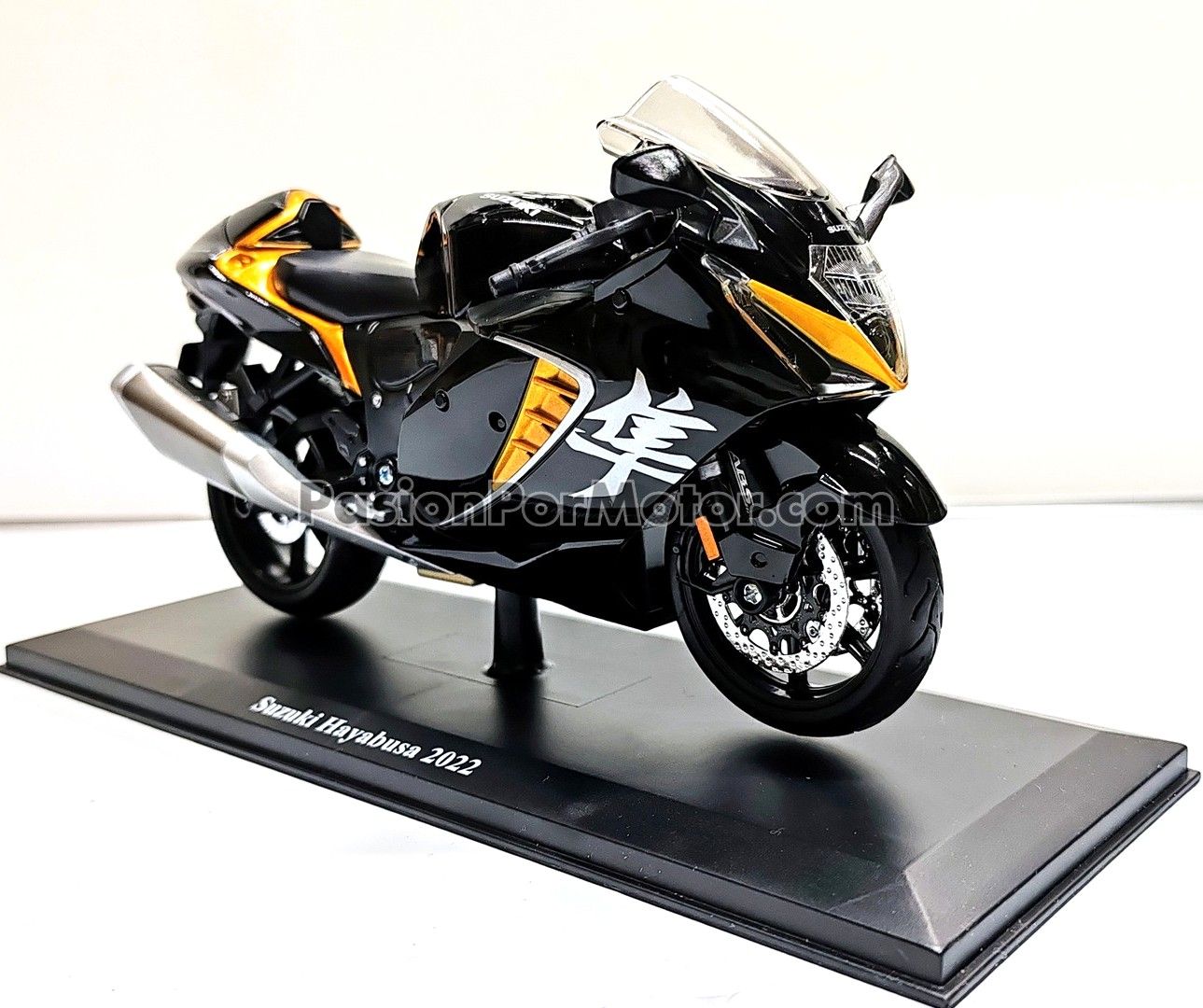 1:12 Suzuki Hayabusa 2022 Negro y Cobre Con Base MAISTO Motor Cycles 00544