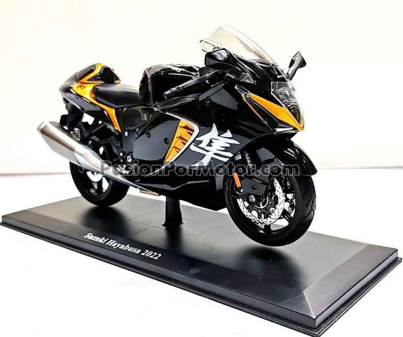 1:12 Suzuki Hayabusa 2022 Negro y Cobre Con Base MAISTO Motor Cycles 00544