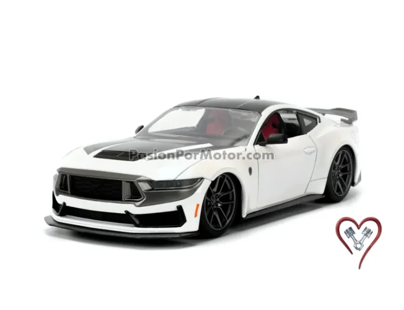 1:24 Ford Mustang Dark Horse 2024 Perla Con Techo y Franjas Negras JADA TOYS Pink Slips 04829 1:24 Ford Mustang Dark Horse 2024 Perla Con Techo y Franjas Negras JADA TOYS Pink Slips 04829