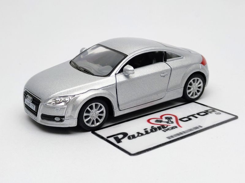 5 Pulgadas / 1:32 Audi TT Coupe 2008 Plata KINSMART En Display a Granel 04871