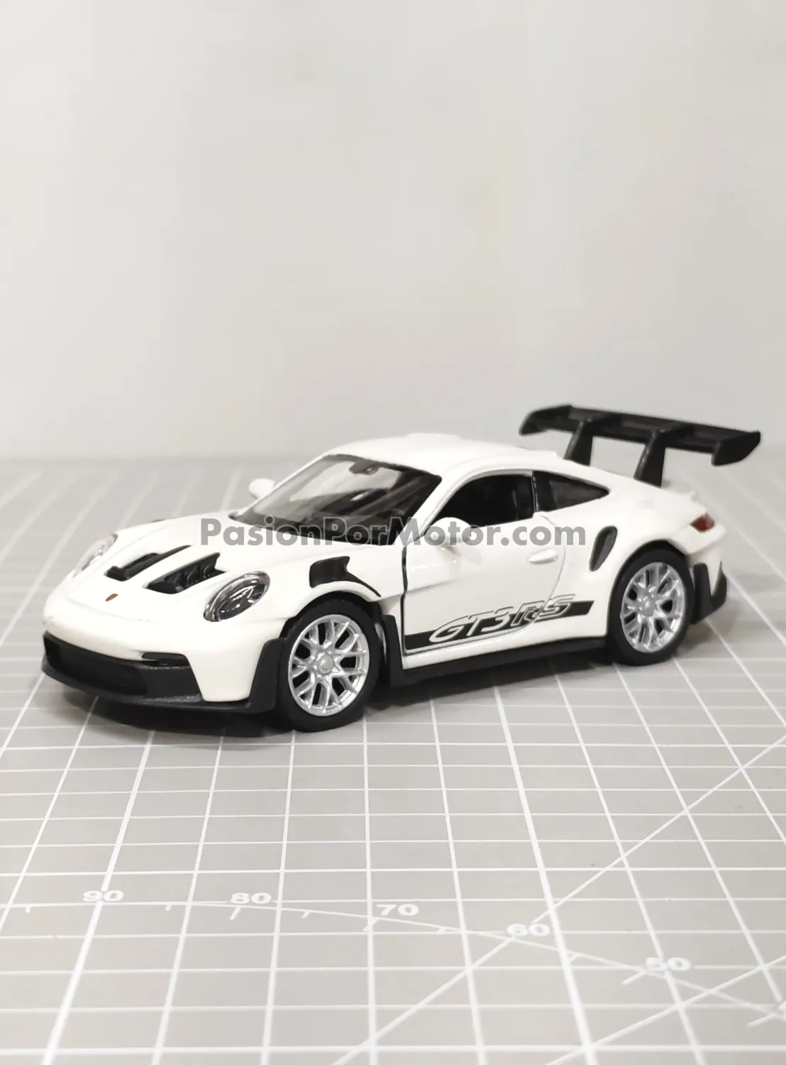 5 Pulgadas / 1:38 Porsche 911 GT3 RS (992) 2023 Blanco WELLY En Display a Granel 1:32 05093