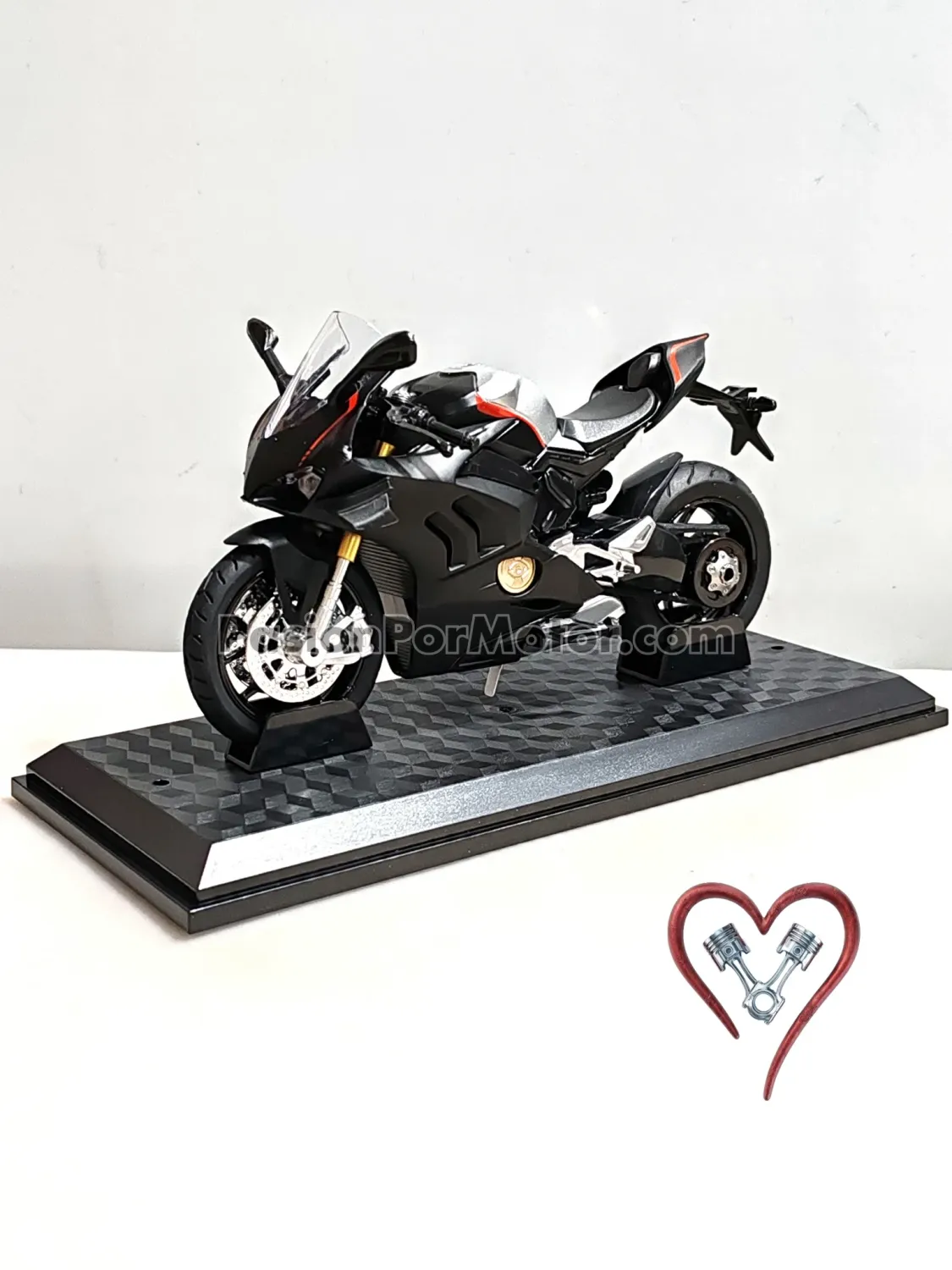 1:12 Ducati V4s 2020 Negro Bitono Con Luz y Sonido + Base 05174 1:12 Ducati V4s 2020 Negro Bitono Con Luz y Sonido + Base 05174