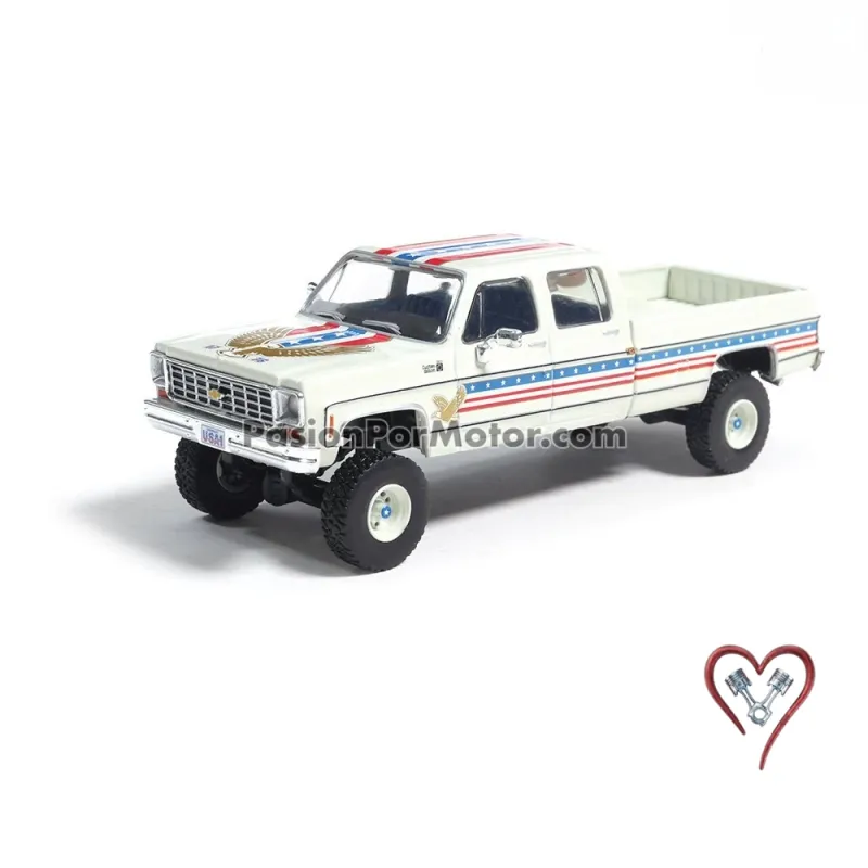 1:64 Chevrolet Custom Deluxe K30 Fleetwood Crew Cab 1976 July 4th IXO MODEL CARS 05329