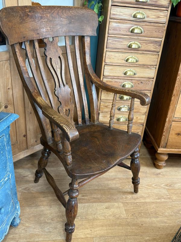Antique Windsor Chair / Fireside Carver Chair