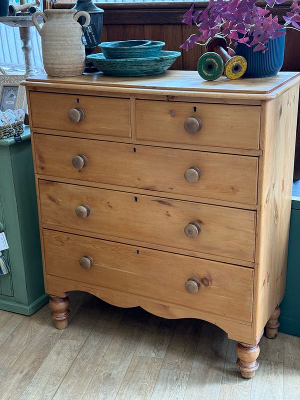 Victorian Antique Pine Chest Of Drawers Victorian Antique Pine Chest Of Drawers