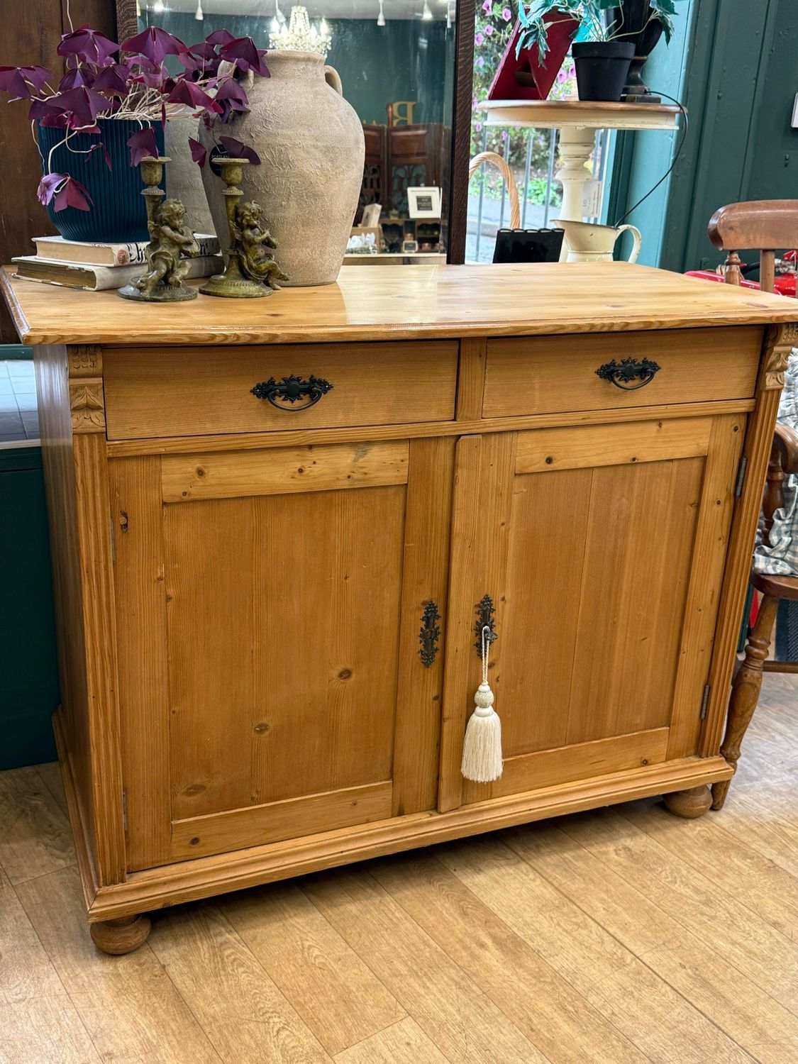 Vintage Pine Sideboard / Cupboard Vintage Pine Sideboard / Cupboard