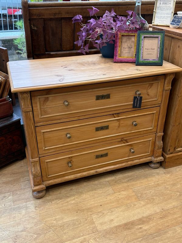 Vintage Pine Chest Of Drawers Vintage Pine Chest Of Drawers