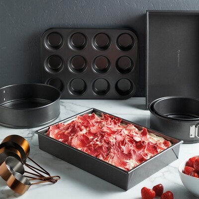 Pans, Trays &amp; Moulds
