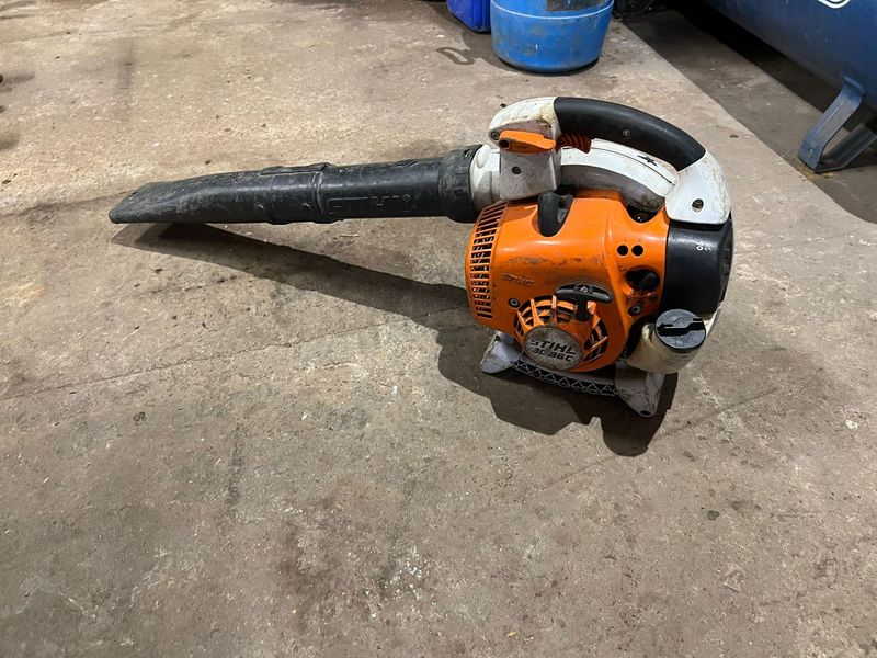 BG 86 Petrol Leaf Blower