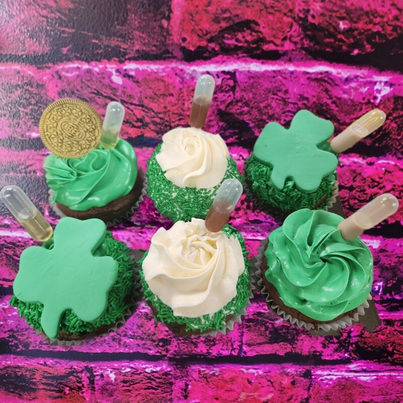 adults st patricks day cupcakes