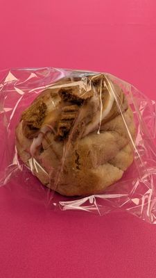 Biscoff Stuffed Cookie