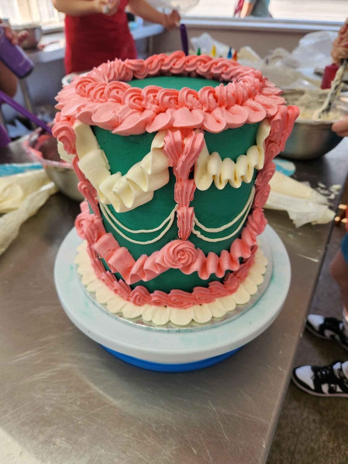 12th April Fancy Cake piping class