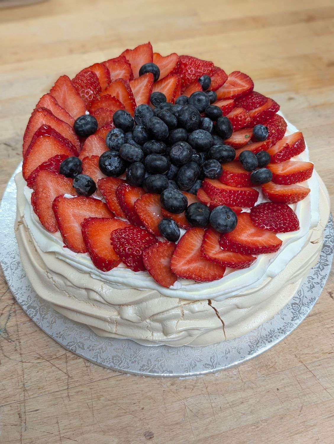 Large pavlova