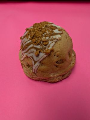 Biscoff Stuffed Cookie