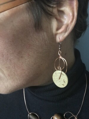 BOUCLES D’OREILLES PASTILLES BOIS NATUREL