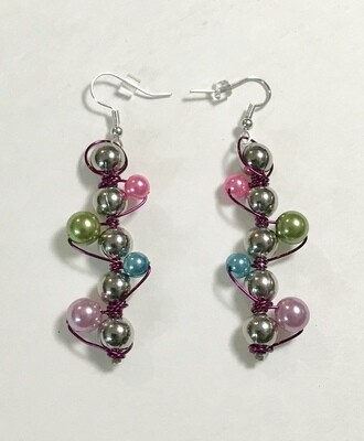 BOUCLES D’OREILLES PERLES ENCHAÎNÉES MIX PASTEL