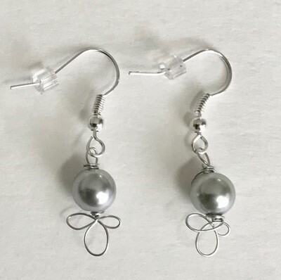 BOUCLES D'OREILLES FANTAISIE PERLES ARGENTÉES