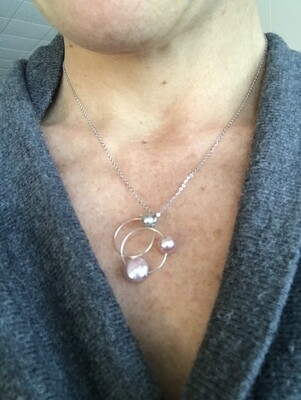 COLLIER PORTE-BONHEUR ROSE